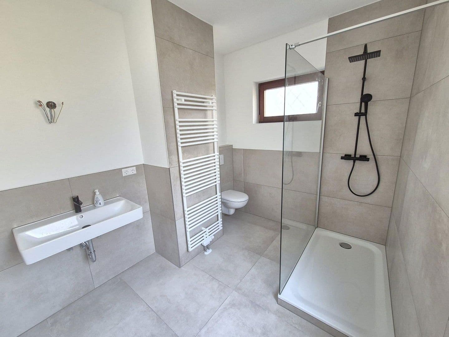 Prenájom bytu 3-izbový 78 m², Akazienweg 6, Schwäbisch Gmünd, Bádensko-Wurttembersko Prenájom bytu 3-izbový 78 m², Akazienweg 6, Schwäbisch Gmünd, Bádensko-Wurttembersko