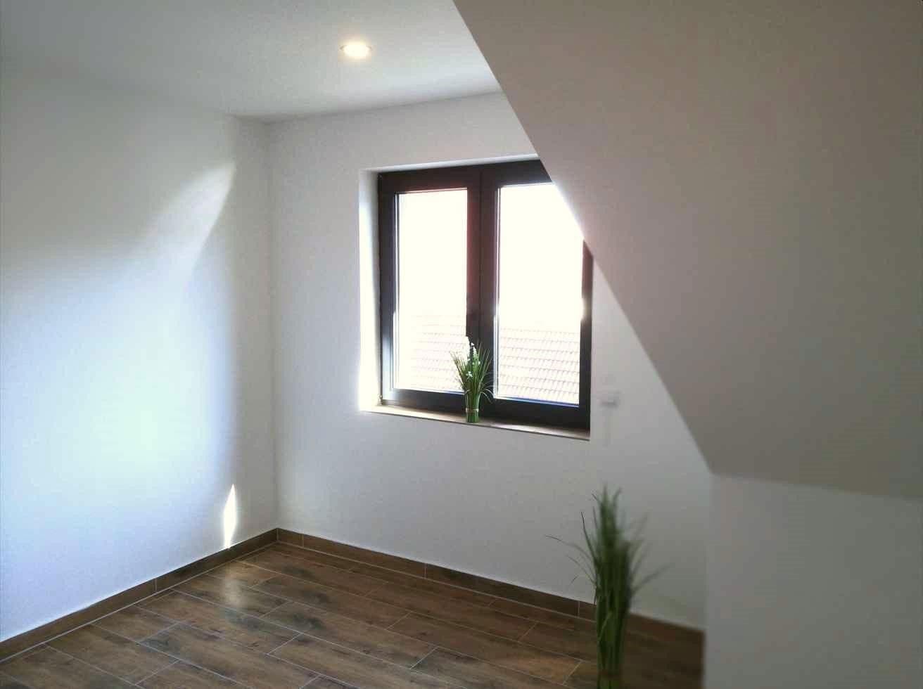 Prenájom domu 160 m², pozemek 385 m², Wächtersbach, Hesensko Prenájom domu 160 m², pozemek 385 m², Wächtersbach, Hesensko