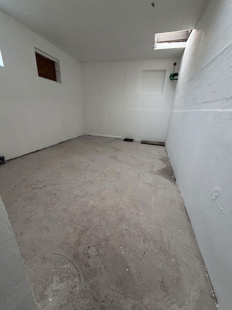 Prenájom nebytového priestoru 13.000 m², Posener Straße 35A, Lübeck, Šlezvicko-Holštajnsko Prenájom nebytového priestoru 13.000 m², Posener Straße 35A, Lübeck, Šlezvicko-Holštajnsko