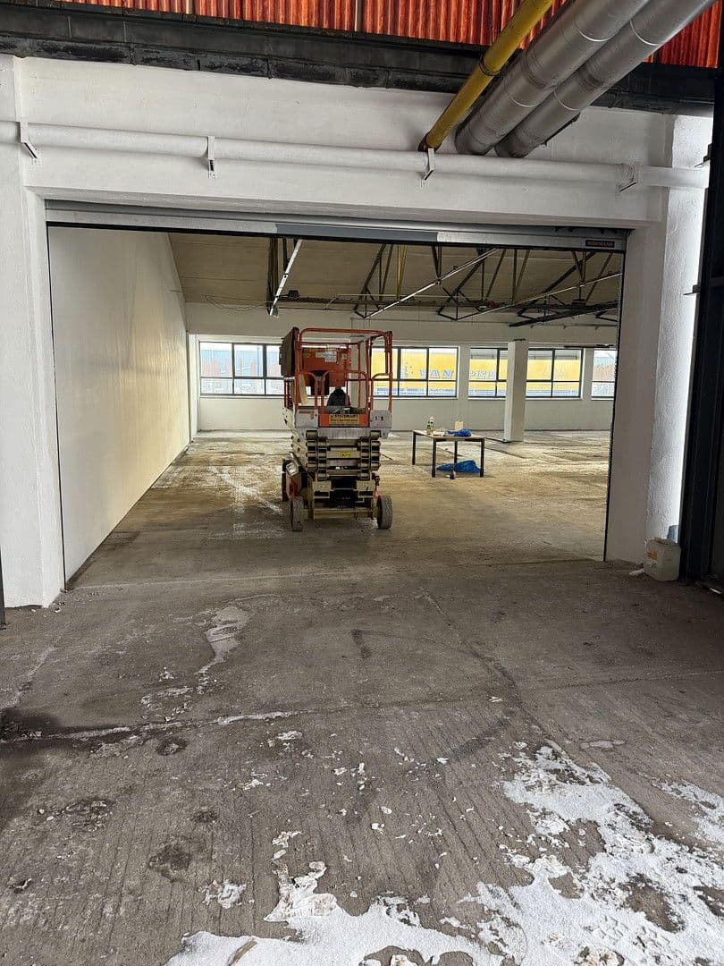 Prenájom nebytového priestoru 13.000 m², Posener Straße 35A, Lübeck, Šlezvicko-Holštajnsko Prenájom nebytového priestoru 13.000 m², Posener Straße 35A, Lübeck, Šlezvicko-Holštajnsko