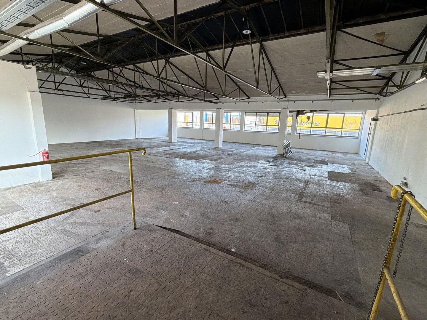 Prenájom nebytového priestoru 13.000 m², Posener Straße 35A, Lübeck, Šlezvicko-Holštajnsko Prenájom nebytového priestoru 13.000 m², Posener Straße 35A, Lübeck, Šlezvicko-Holštajnsko