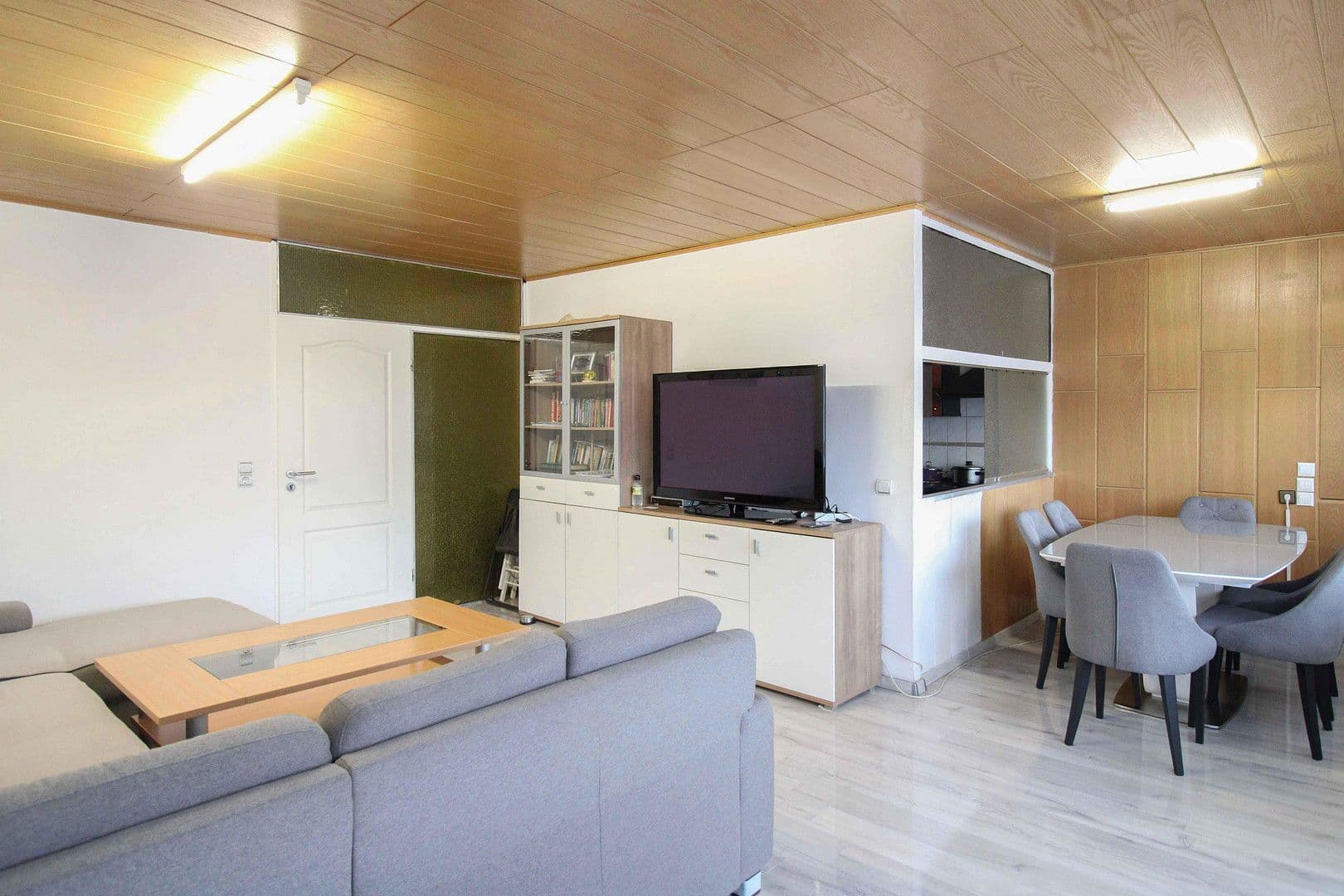 Prenájom bytu 3-izbový 96 m², Schwertstraße 65, Krefeld, Severné Porýnie - Westfálsko Prenájom bytu 3-izbový 96 m², Schwertstraße 65, Krefeld, Severné Porýnie - Westfálsko