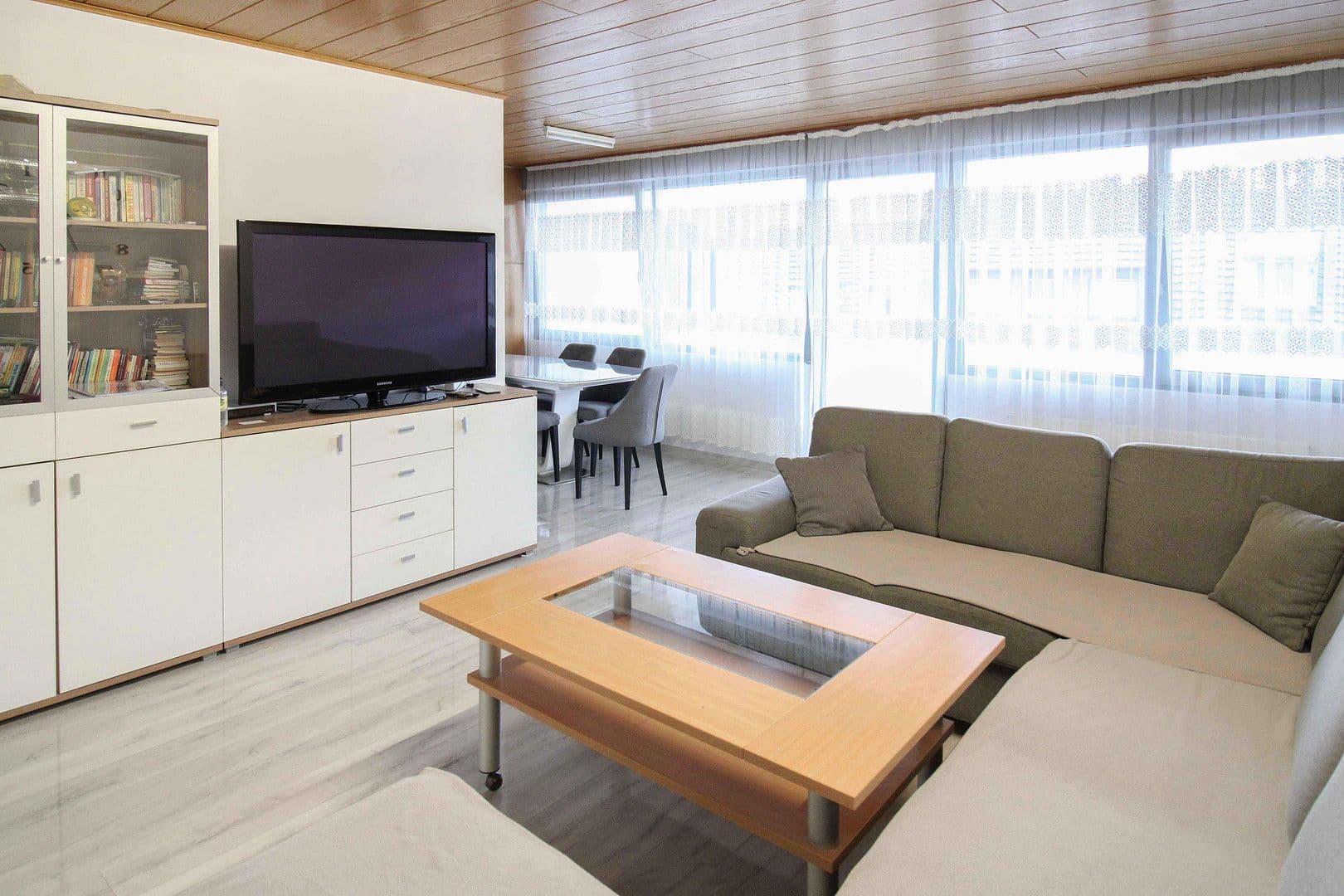 Prenájom bytu 3-izbový 96 m², Schwertstraße 65, Krefeld, Severné Porýnie - Westfálsko Prenájom bytu 3-izbový 96 m², Schwertstraße 65, Krefeld, Severné Porýnie - Westfálsko