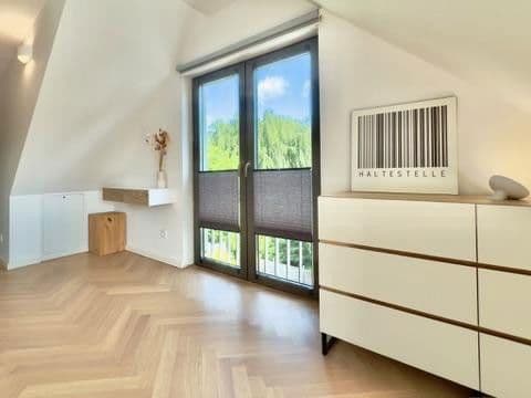 Prenájom bytu 4-izbový 124 m², Hamburg, Hamburg Prenájom bytu 4-izbový 124 m², Hamburg, Hamburg