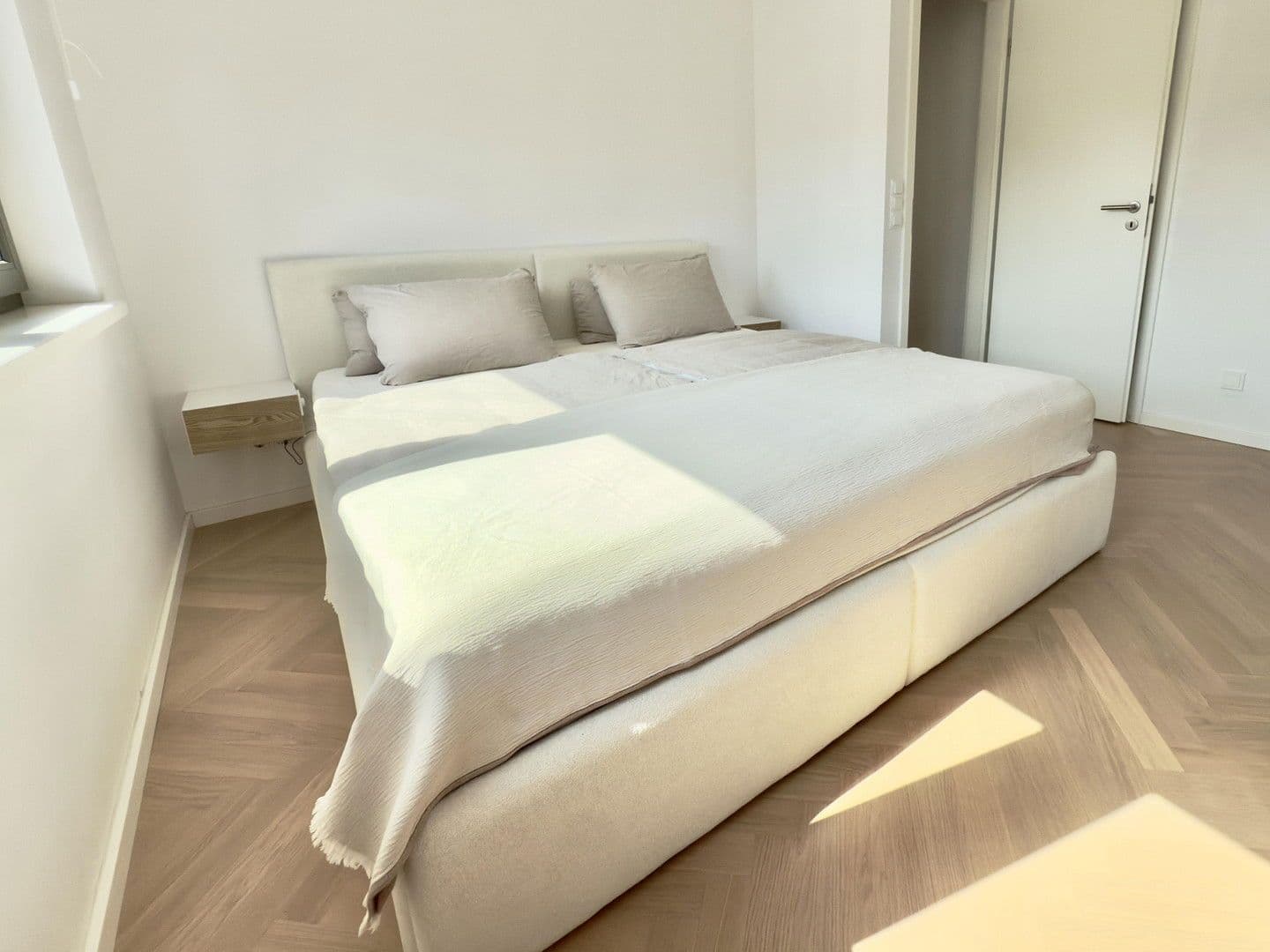 Prenájom bytu 4-izbový 124 m², Hamburg, Hamburg Prenájom bytu 4-izbový 124 m², Hamburg, Hamburg