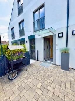 Prenájom bytu 4-izbový 124 m², Hamburg, Hamburg Prenájom bytu 4-izbový 124 m², Hamburg, Hamburg