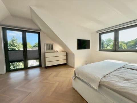 Prenájom bytu 4-izbový 124 m², Hamburg, Hamburg Prenájom bytu 4-izbový 124 m², Hamburg, Hamburg