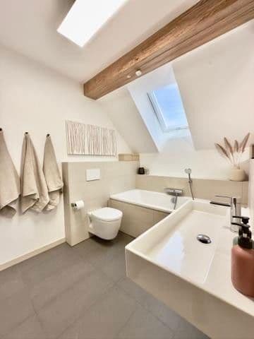 Prenájom bytu 4-izbový 124 m², Hamburg, Hamburg Prenájom bytu 4-izbový 124 m², Hamburg, Hamburg