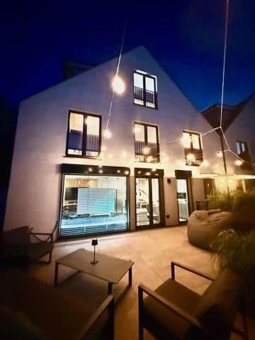 Prenájom bytu 4-izbový 124 m², Hamburg, Hamburg Prenájom bytu 4-izbový 124 m², Hamburg, Hamburg