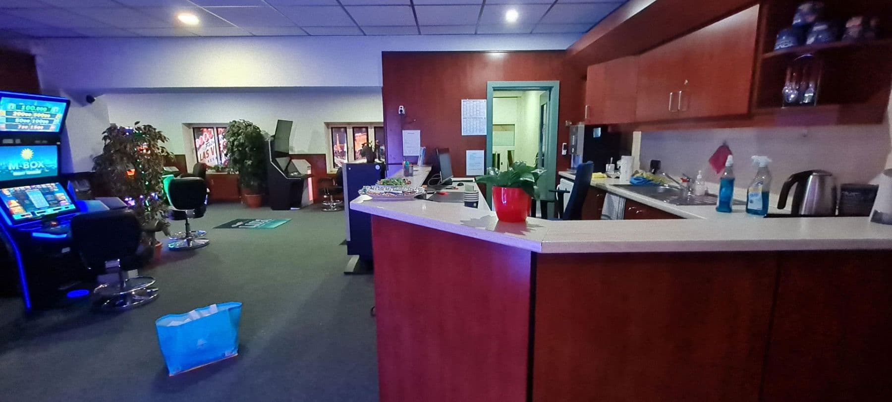 Prenájom nebytového priestoru 153 m², Castroper Hellweg 421, Bochum, Severné Porýnie - Westfálsko Prenájom nebytového priestoru 153 m², Castroper Hellweg 421, Bochum, Severné Porýnie - Westfálsko