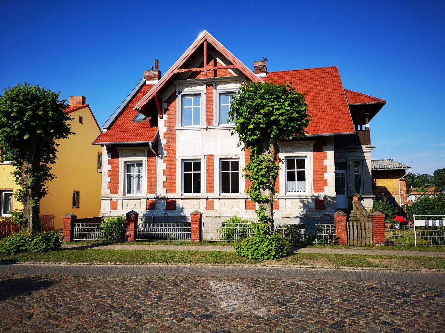 Predaj domu 150 m², pozemek 985 m², Fürstenberg/Havel, Brandenbursko Predaj domu 150 m², pozemek 985 m², Fürstenberg/Havel, Brandenbursko