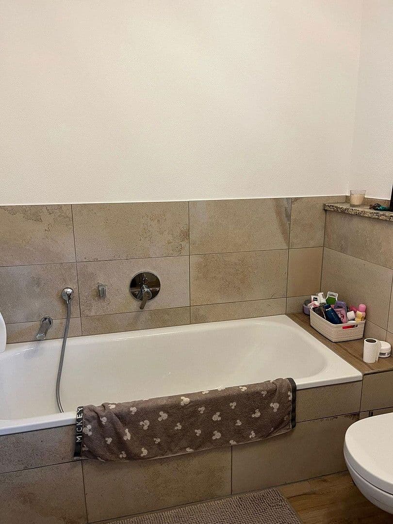 Prenájom domu 145 m², pozemek 150 m², Aying, Bavorsko Prenájom domu 145 m², pozemek 150 m², Aying, Bavorsko