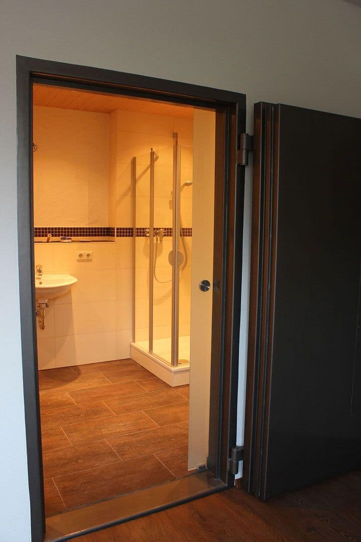 Prenájom bytu 1-izbový 74 m², Neuenbürg, Bádensko-Wurttembersko Prenájom bytu 1-izbový 74 m², Neuenbürg, Bádensko-Wurttembersko