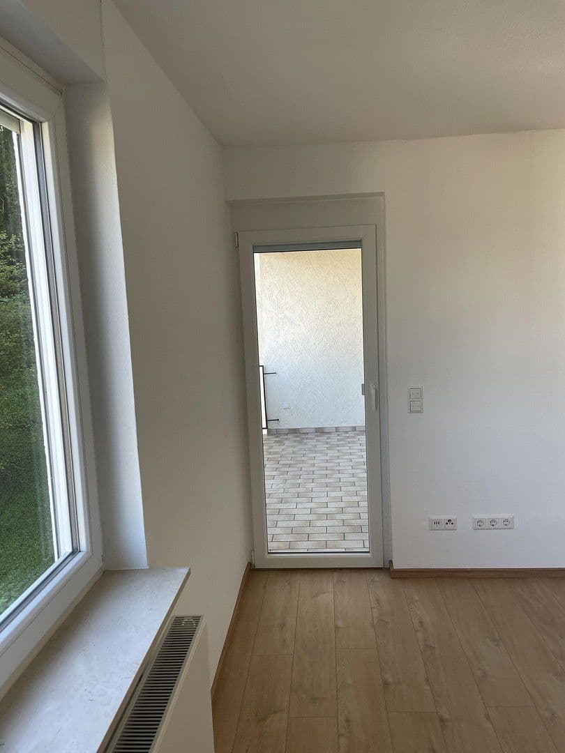 Prenájom bytu 2-izbový 57 m², Obrigheim, Bádensko-Wurttembersko Prenájom bytu 2-izbový 57 m², Obrigheim, Bádensko-Wurttembersko