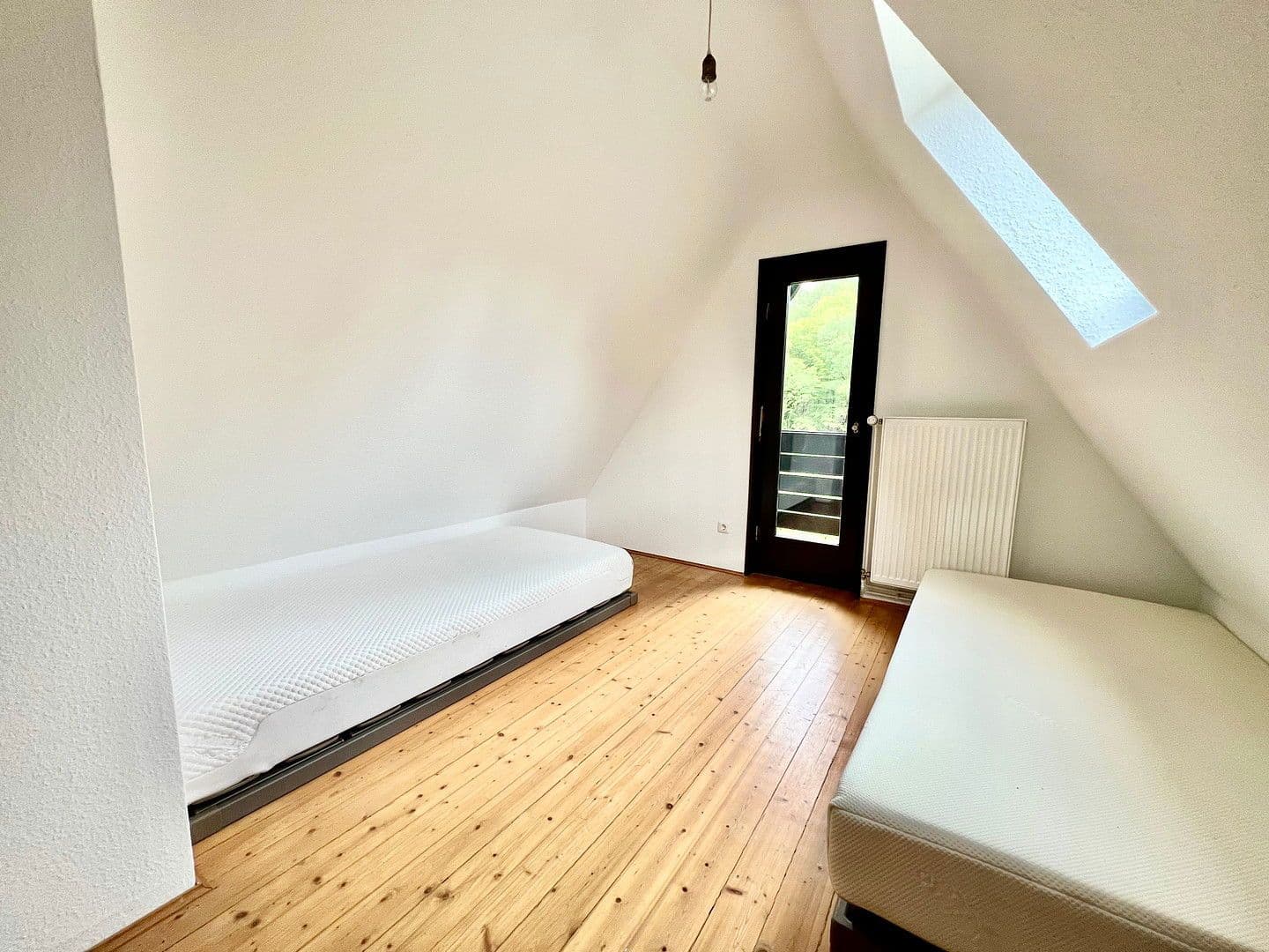 Prenájom domu 90 m², pozemek 1.700 m², Bad Soden am Taunus, Hesensko Prenájom domu 90 m², pozemek 1.700 m², Bad Soden am Taunus, Hesensko