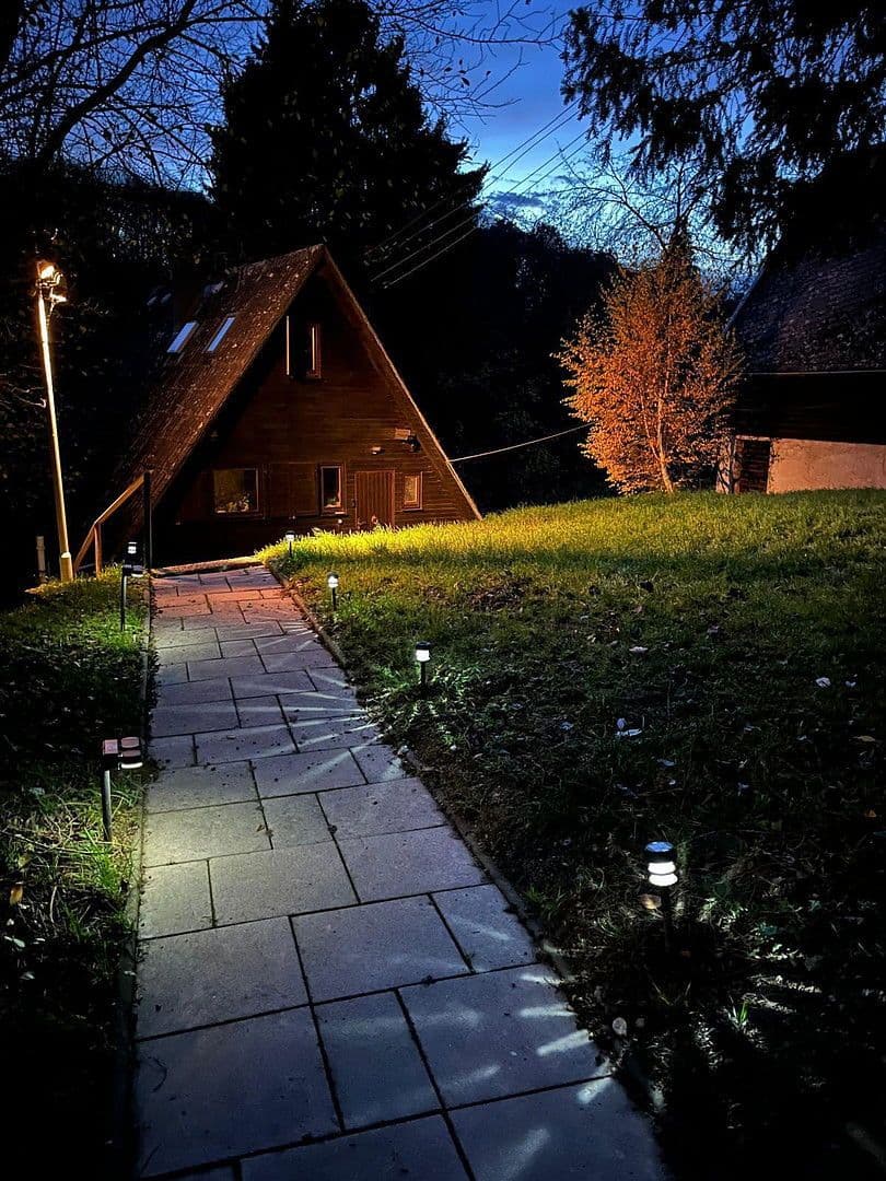 Prenájom domu 90 m², pozemek 1.700 m², Bad Soden am Taunus, Hesensko Prenájom domu 90 m², pozemek 1.700 m², Bad Soden am Taunus, Hesensko