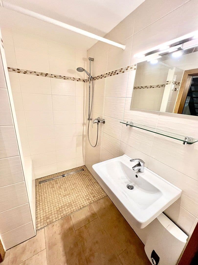 Prenájom domu 90 m², pozemek 1.700 m², Bad Soden am Taunus, Hesensko Prenájom domu 90 m², pozemek 1.700 m², Bad Soden am Taunus, Hesensko