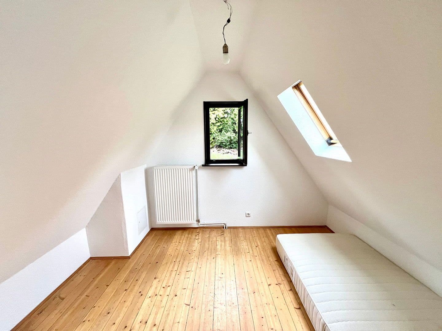 Prenájom domu 90 m², pozemek 1.700 m², Bad Soden am Taunus, Hesensko Prenájom domu 90 m², pozemek 1.700 m², Bad Soden am Taunus, Hesensko