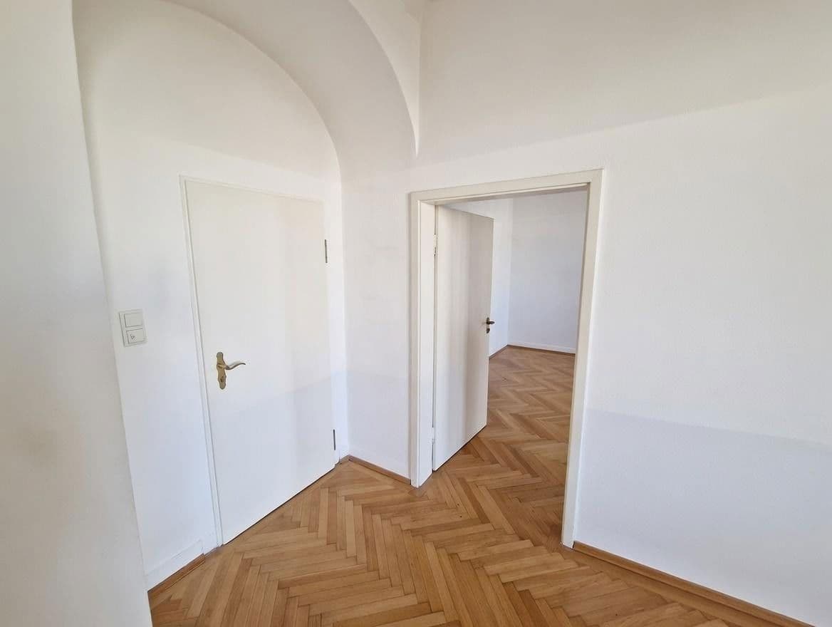 Prenájom bytu 1-izbový 45 m², Bahnhofstraße 31, Bonn, Severné Porýnie - Westfálsko Prenájom bytu 1-izbový 45 m², Bahnhofstraße 31, Bonn, Severné Porýnie - Westfálsko