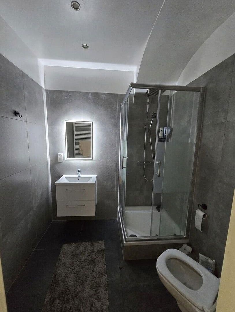 Prenájom bytu 1-izbový 45 m², Bahnhofstraße 31, Bonn, Severné Porýnie - Westfálsko Prenájom bytu 1-izbový 45 m², Bahnhofstraße 31, Bonn, Severné Porýnie - Westfálsko