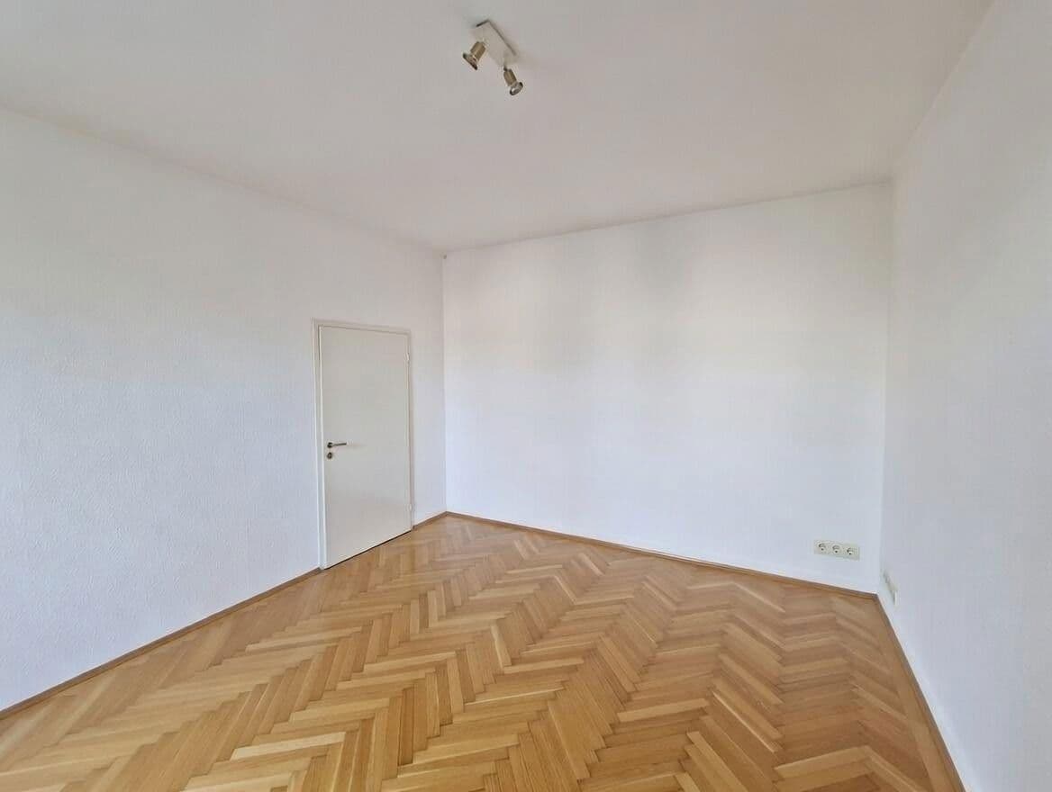 Prenájom bytu 1-izbový 45 m², Bahnhofstraße 31, Bonn, Severné Porýnie - Westfálsko Prenájom bytu 1-izbový 45 m², Bahnhofstraße 31, Bonn, Severné Porýnie - Westfálsko