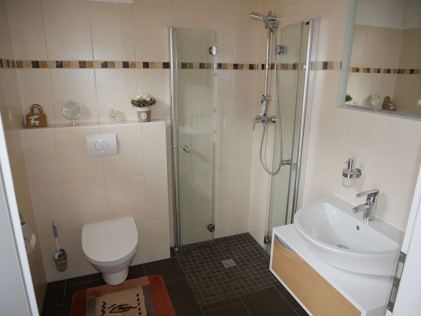 Predaj domu 200 m², pozemek 855 m², Leer (Ostfriesland), Dolné Sasko Predaj domu 200 m², pozemek 855 m², Leer (Ostfriesland), Dolné Sasko