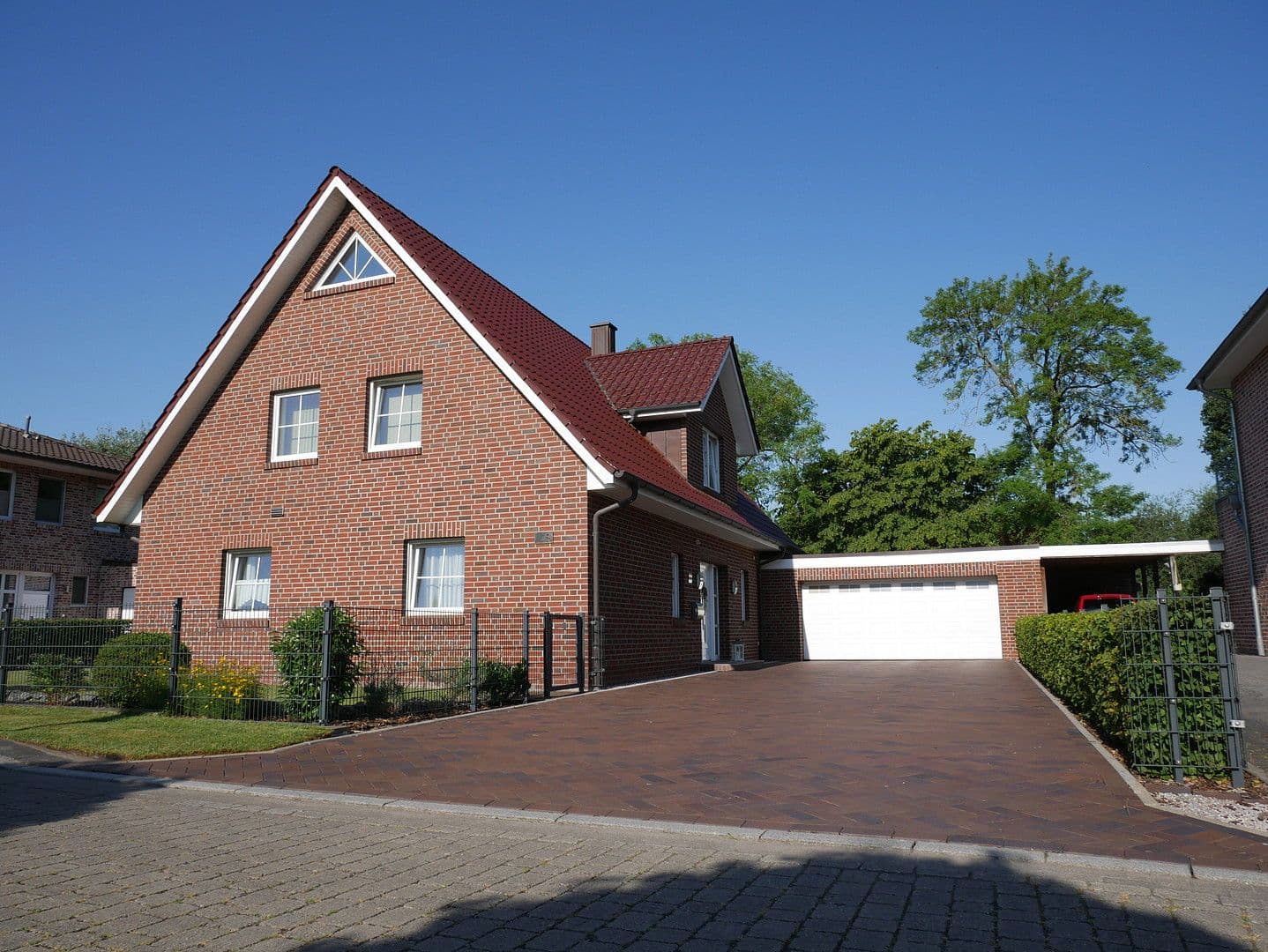 Predaj domu 200 m², pozemek 855 m², Leer (Ostfriesland), Dolné Sasko Predaj domu 200 m², pozemek 855 m², Leer (Ostfriesland), Dolné Sasko