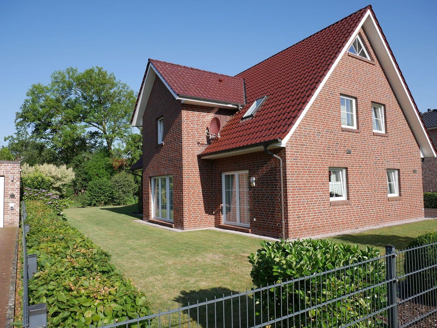 Predaj domu 200 m², pozemek 855 m², Leer (Ostfriesland), Dolné Sasko Predaj domu 200 m², pozemek 855 m², Leer (Ostfriesland), Dolné Sasko