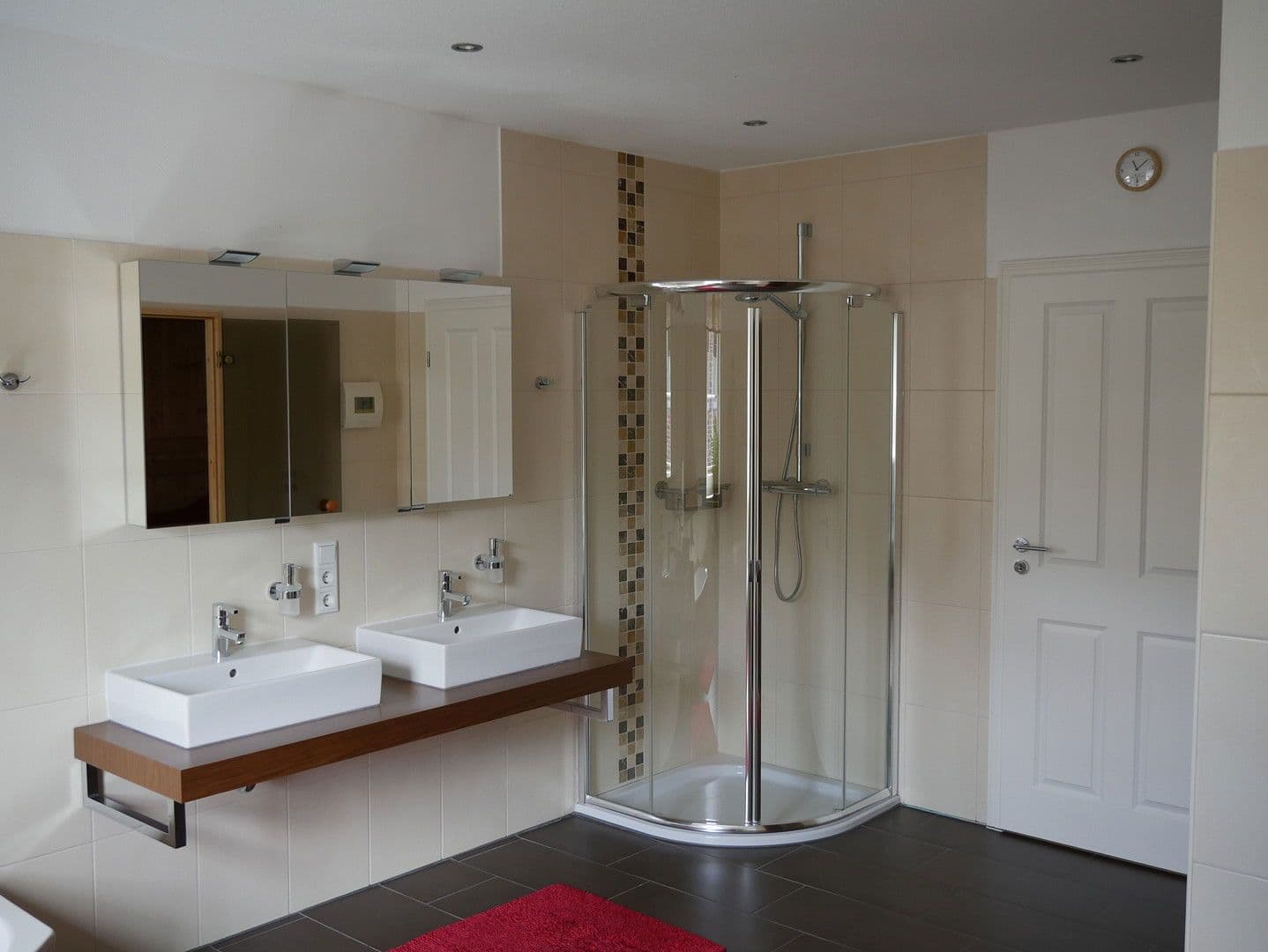 Predaj domu 200 m², pozemek 855 m², Leer (Ostfriesland), Dolné Sasko Predaj domu 200 m², pozemek 855 m², Leer (Ostfriesland), Dolné Sasko