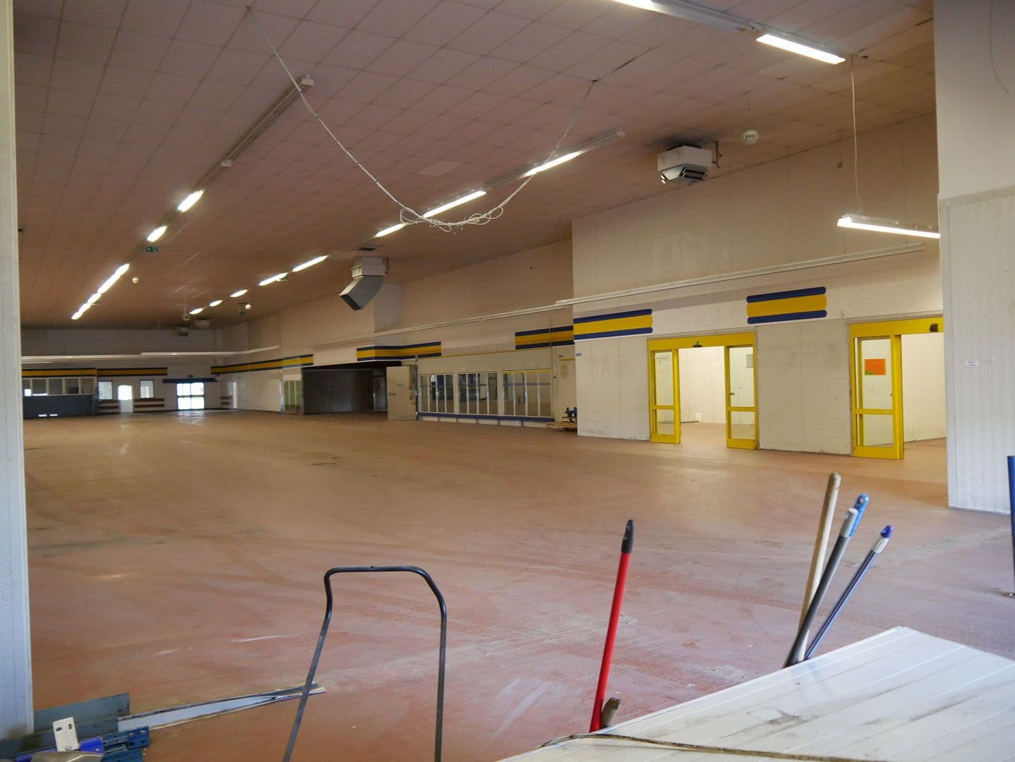 Prenájom nebytového priestoru 10.000 m², Salzunger Straße 115b, Leimbach, Durínsko Prenájom nebytového priestoru 10.000 m², Salzunger Straße 115b, Leimbach, Durínsko