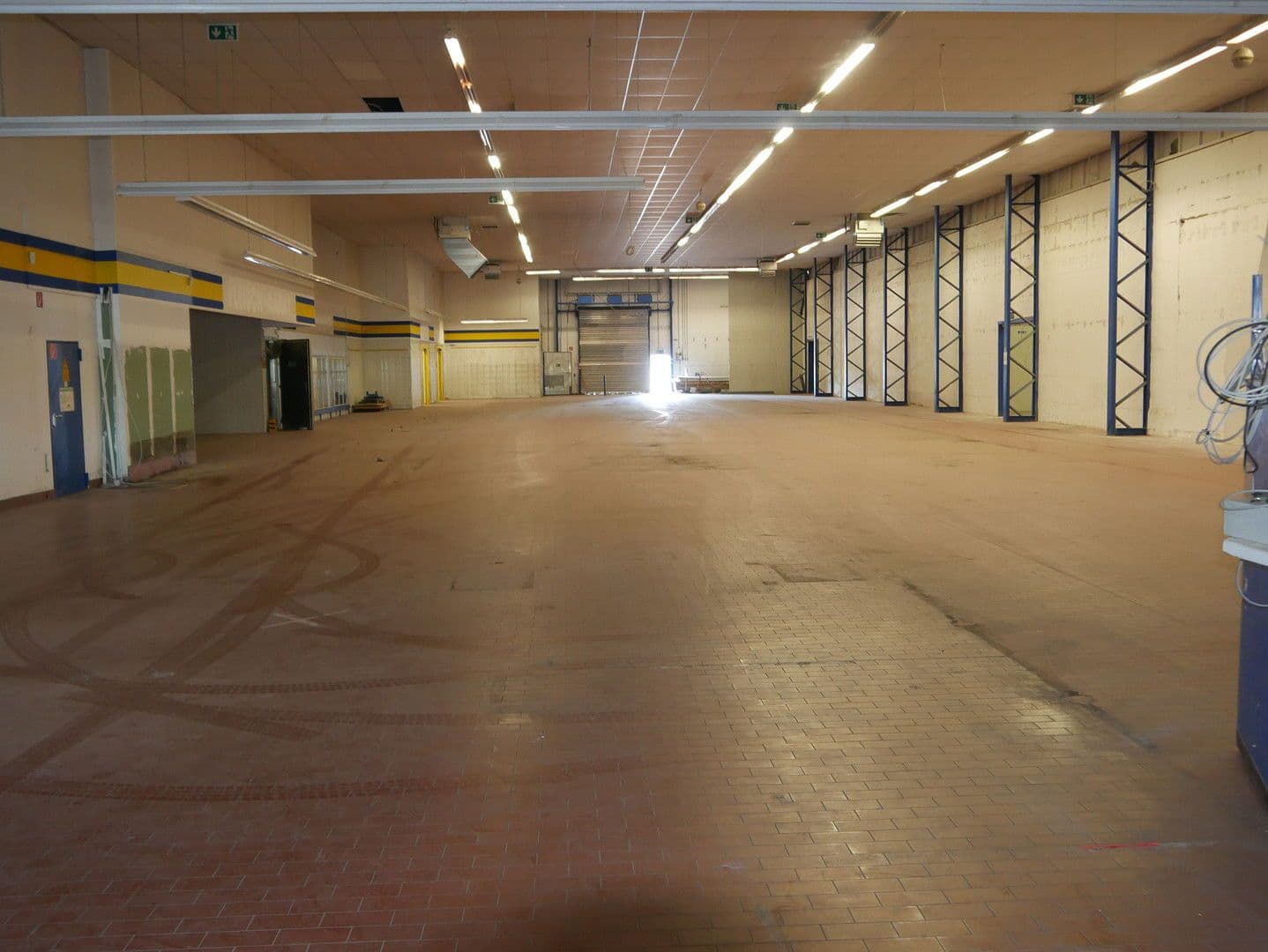 Prenájom nebytového priestoru 10.000 m², Salzunger Straße 115b, Leimbach, Durínsko Prenájom nebytového priestoru 10.000 m², Salzunger Straße 115b, Leimbach, Durínsko