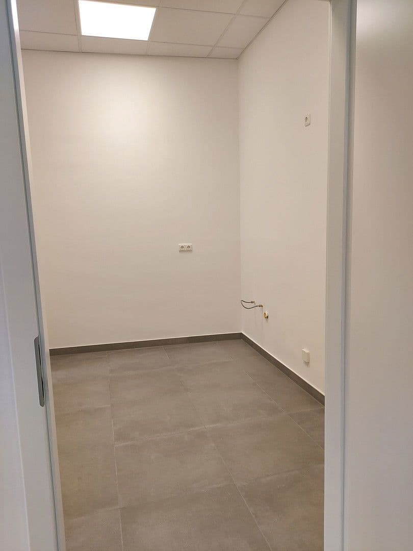 Prenájom nebytového priestoru 137 m², Allerheiligenstr. 13, Frankfurt, Hesensko Prenájom nebytového priestoru 137 m², Allerheiligenstr. 13, Frankfurt, Hesensko
