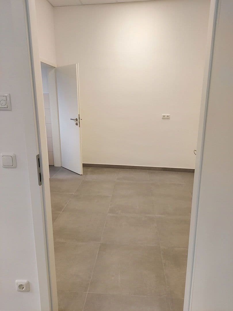 Prenájom nebytového priestoru 137 m², Allerheiligenstr. 13, Frankfurt, Hesensko Prenájom nebytového priestoru 137 m², Allerheiligenstr. 13, Frankfurt, Hesensko