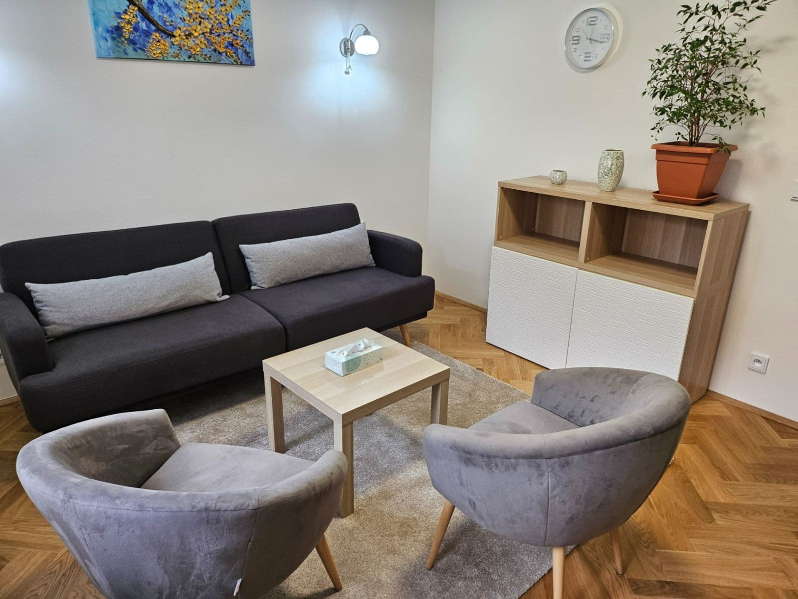 Prenájom kancelárie 12 m², Hradešínská, Praha, Praha Prenájom kancelárie 12 m², Hradešínská, Praha, Praha