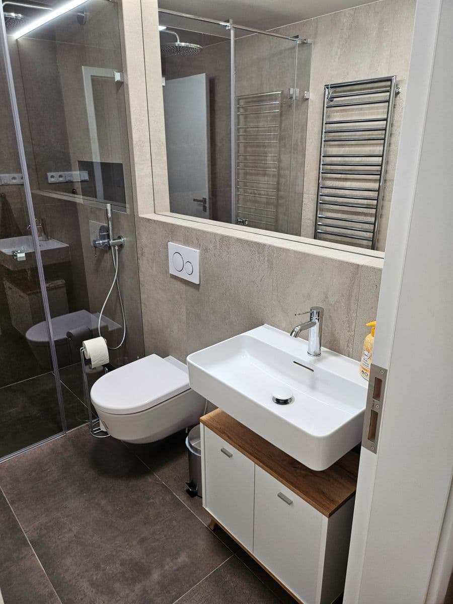 Prenájom kancelárie 12 m², Hradešínská, Praha, Praha Prenájom kancelárie 12 m², Hradešínská, Praha, Praha