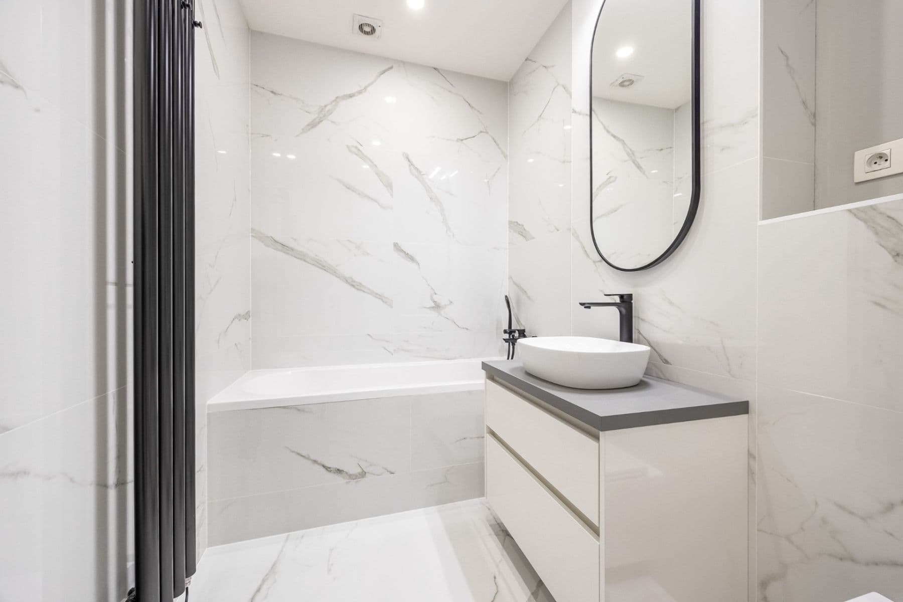 Predaj bytu 3-izbový 77 m², Petrská, Praha, Praha Predaj bytu 3-izbový 77 m², Petrská, Praha, Praha