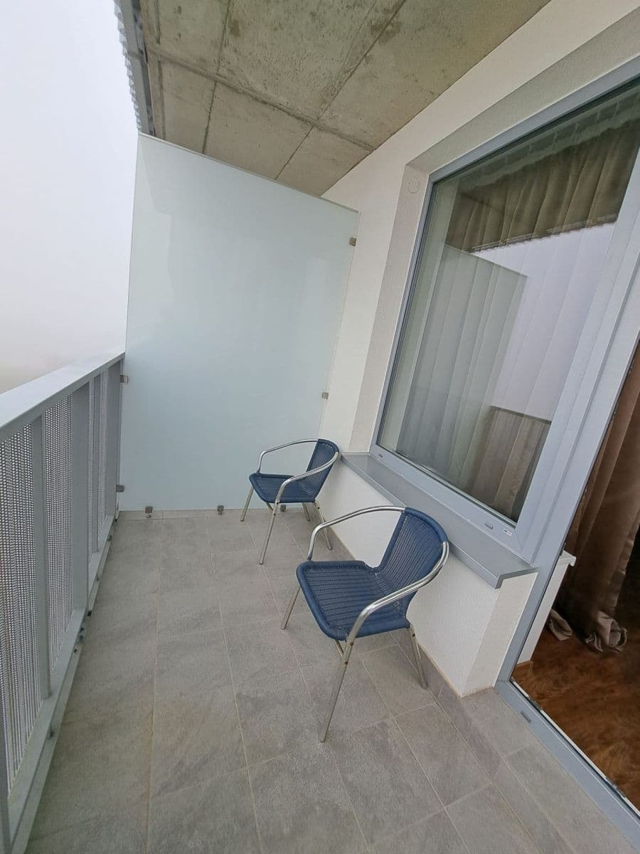 Prenájom bytu 1-izbový 41 m², Honzíkova, Praha, Praha Prenájom bytu 1-izbový 41 m², Honzíkova, Praha, Praha