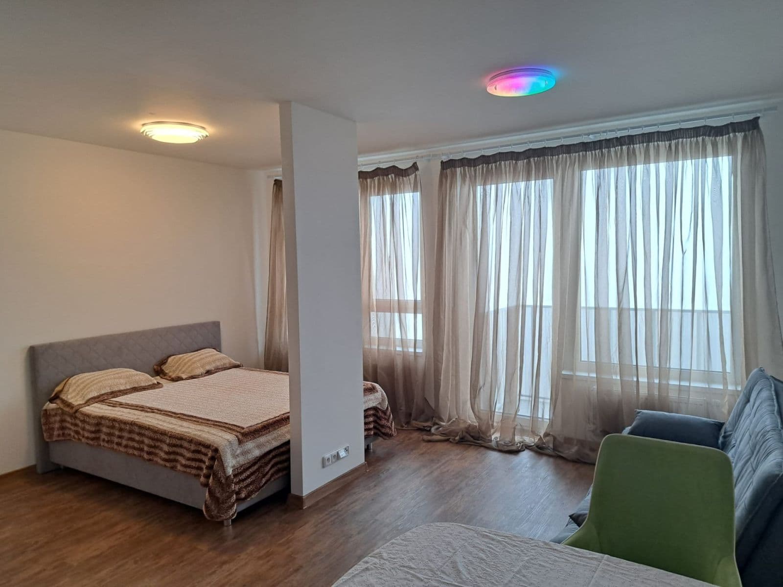 Prenájom bytu 1-izbový 41 m², Honzíkova, Praha, Praha Prenájom bytu 1-izbový 41 m², Honzíkova, Praha, Praha