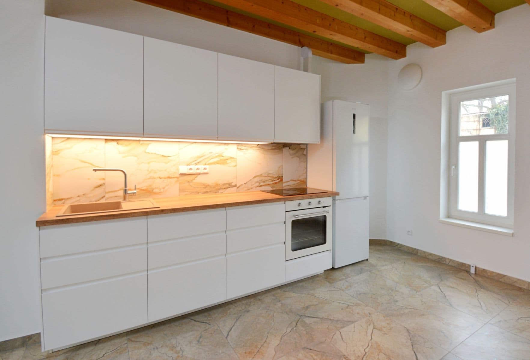 Prenájom bytu 2-izbový 87 m², Chodovická, Praha, Praha Prenájom bytu 2-izbový 87 m², Chodovická, Praha, Praha