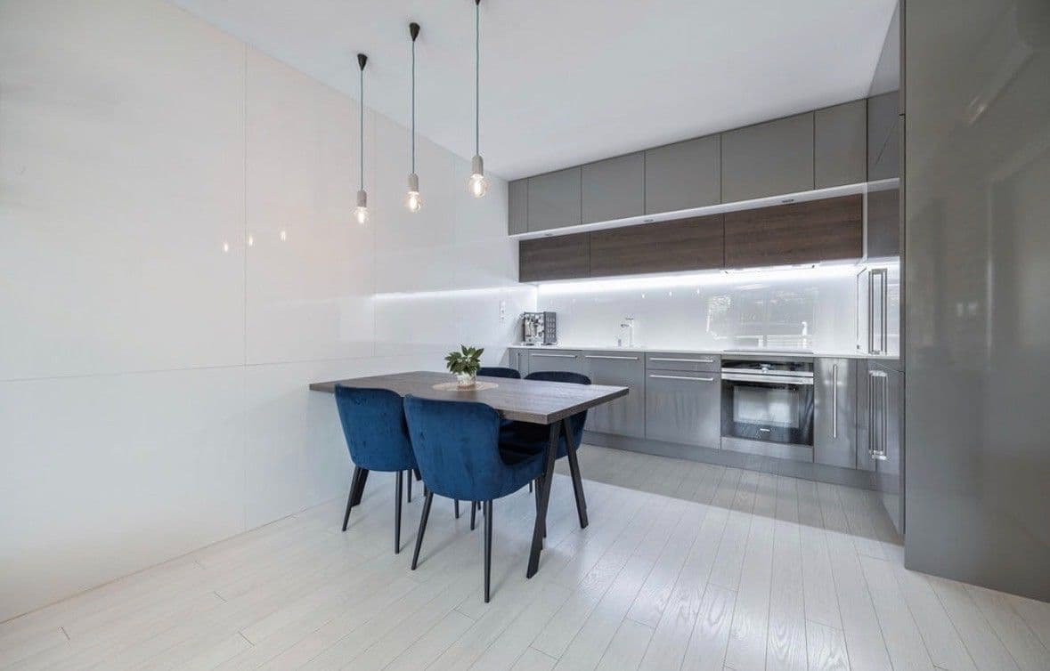 Prenájom bytu 2-izbový 62 m², Drotárska cesta, Bratislava - mestská časť Staré Mesto, Bratislavský kraj Prenájom bytu 2-izbový 62 m², Drotárska cesta, Bratislava - mestská časť Staré Mesto, Bratislavský kraj