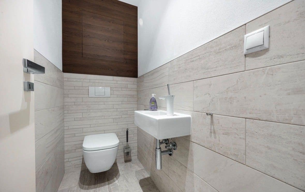 Prenájom bytu 2-izbový 62 m², Drotárska cesta, Bratislava - mestská časť Staré Mesto, Bratislavský kraj Prenájom bytu 2-izbový 62 m², Drotárska cesta, Bratislava - mestská časť Staré Mesto, Bratislavský kraj