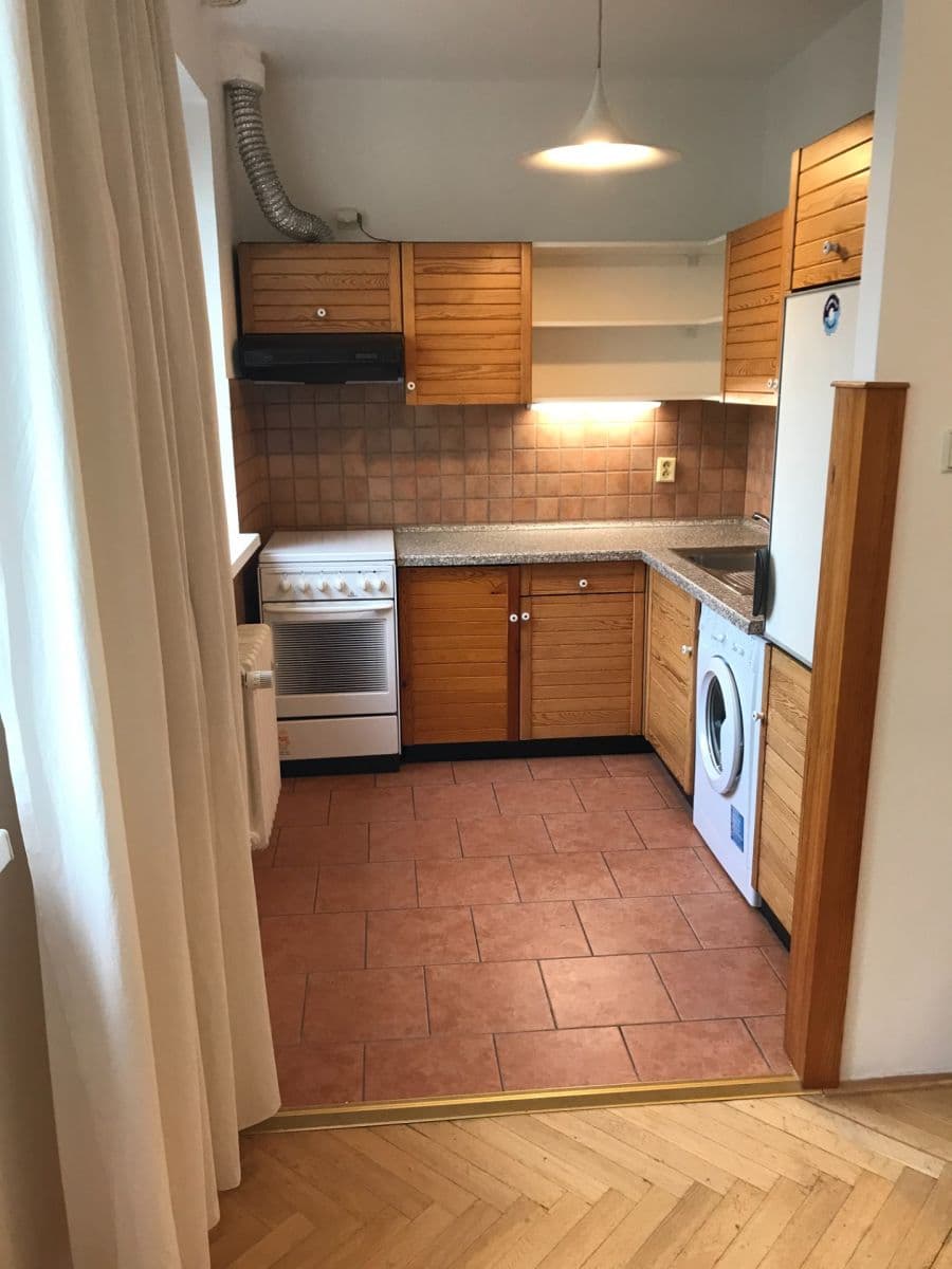 Prenájom bytu 2-izbový 44 m², Pod Rapidem, Praha, Praha Prenájom bytu 2-izbový 44 m², Pod Rapidem, Praha, Praha