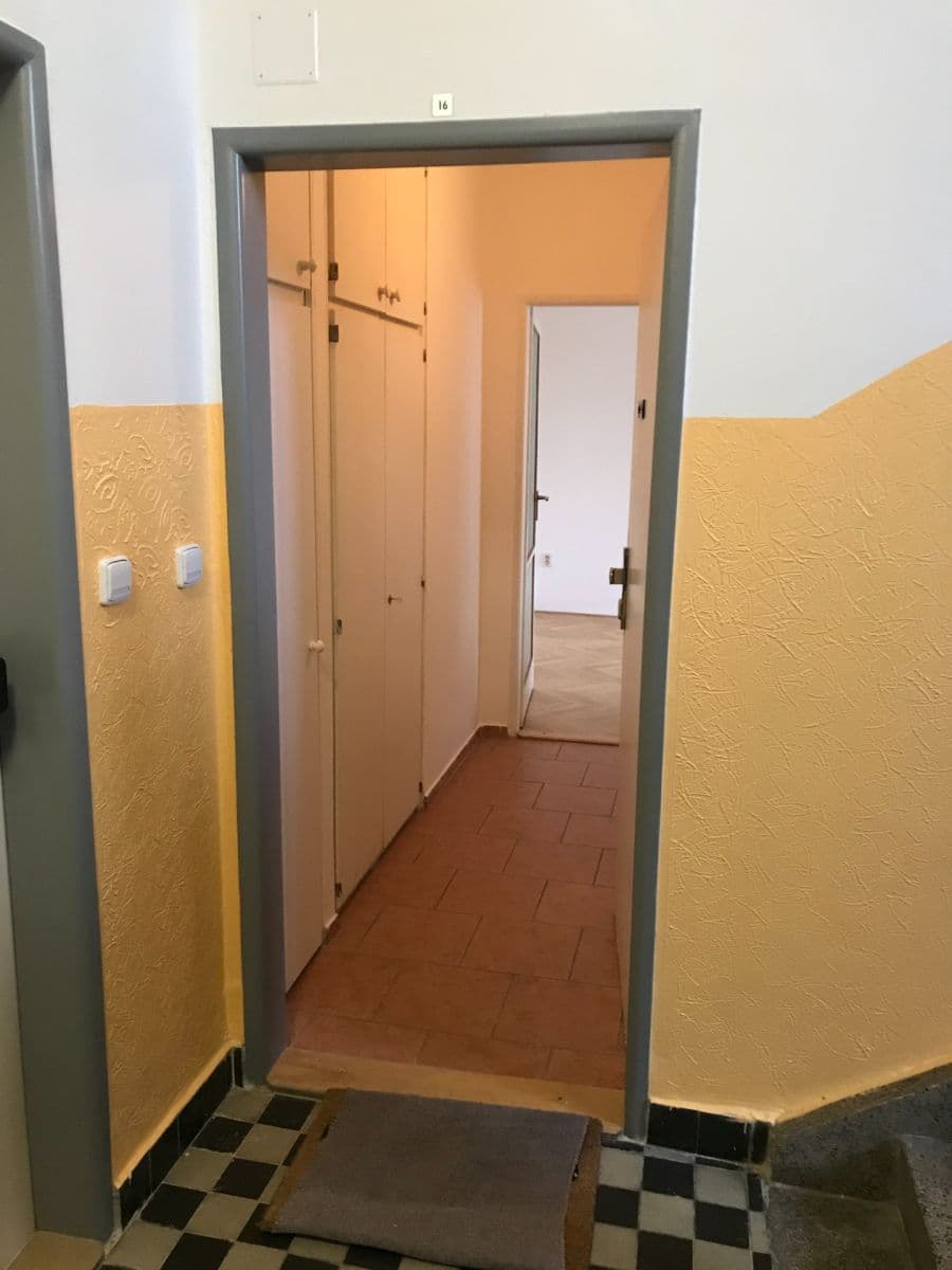 Prenájom bytu 2-izbový 44 m², Pod Rapidem, Praha, Praha Prenájom bytu 2-izbový 44 m², Pod Rapidem, Praha, Praha