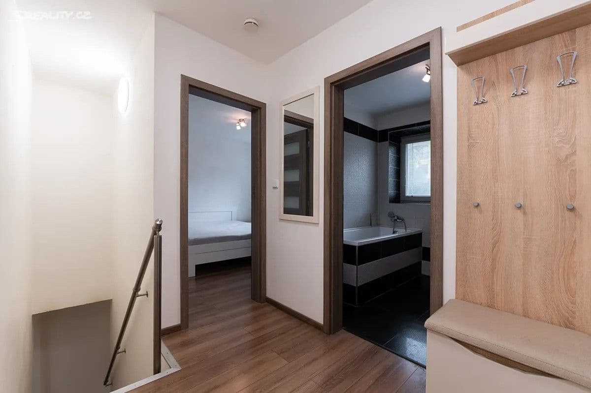 Prenájom bytu 2-izbový 53 m², Chomutovská, Most, Ústecký kraj Prenájom bytu 2-izbový 53 m², Chomutovská, Most, Ústecký kraj