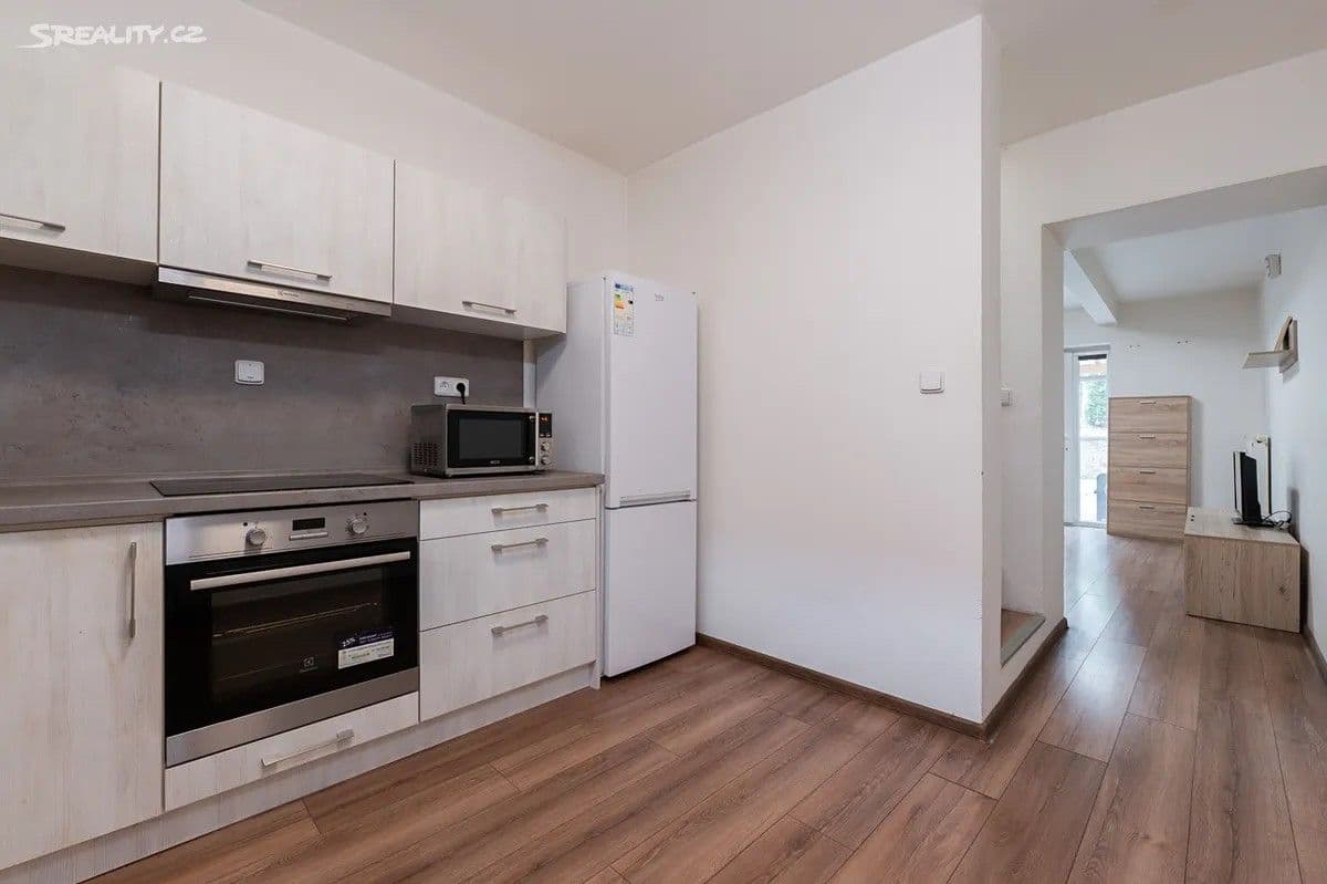 Prenájom bytu 2-izbový 53 m², Chomutovská, Most, Ústecký kraj Prenájom bytu 2-izbový 53 m², Chomutovská, Most, Ústecký kraj