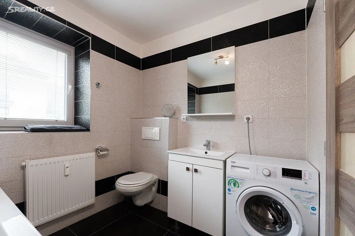 Prenájom bytu 2-izbový 53 m², Chomutovská, Most, Ústecký kraj Prenájom bytu 2-izbový 53 m², Chomutovská, Most, Ústecký kraj