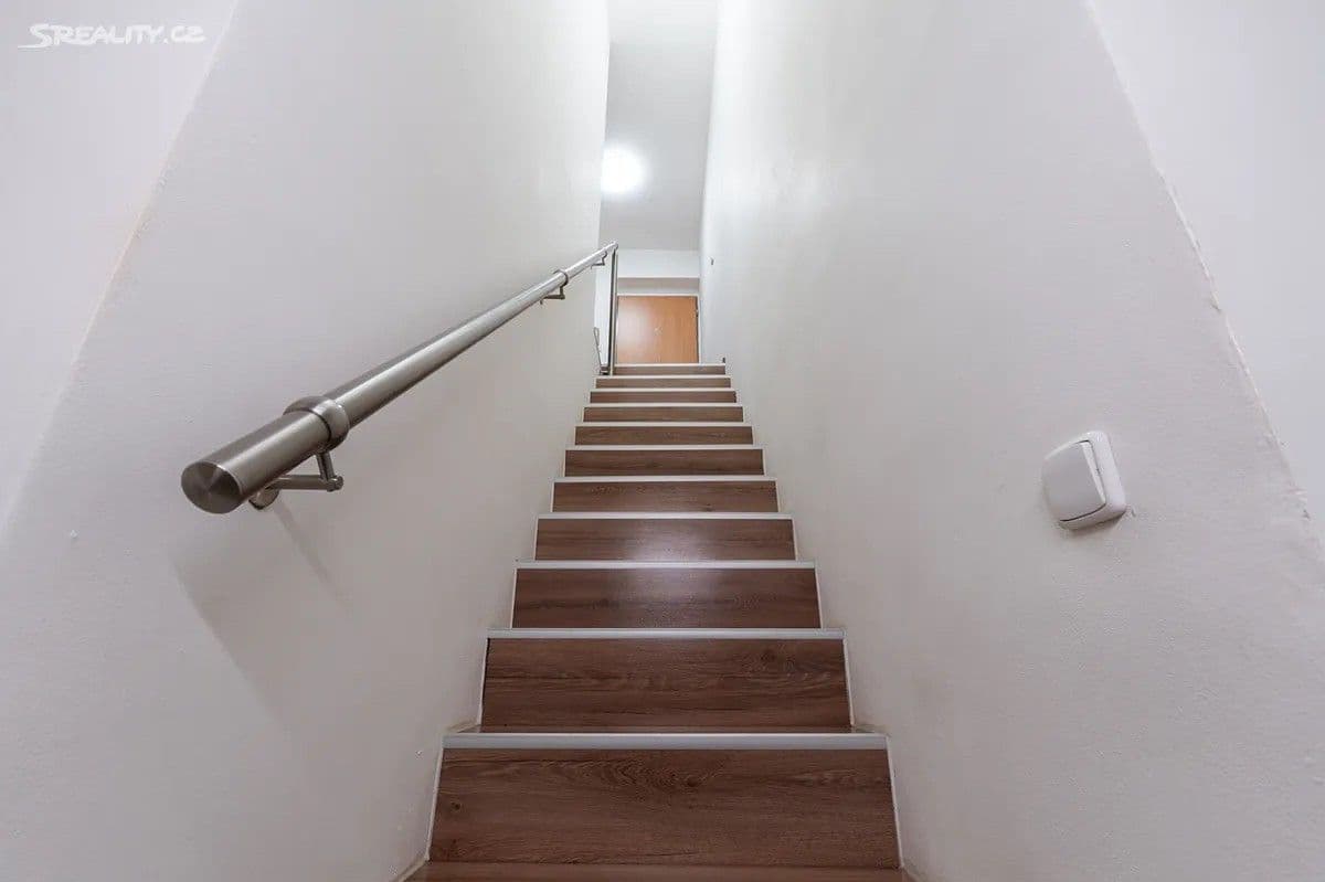 Prenájom bytu 2-izbový 53 m², Chomutovská, Most, Ústecký kraj Prenájom bytu 2-izbový 53 m², Chomutovská, Most, Ústecký kraj