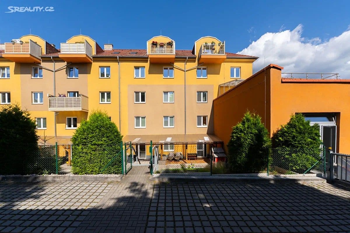 Prenájom bytu 2-izbový 53 m², Chomutovská, Most, Ústecký kraj Prenájom bytu 2-izbový 53 m², Chomutovská, Most, Ústecký kraj