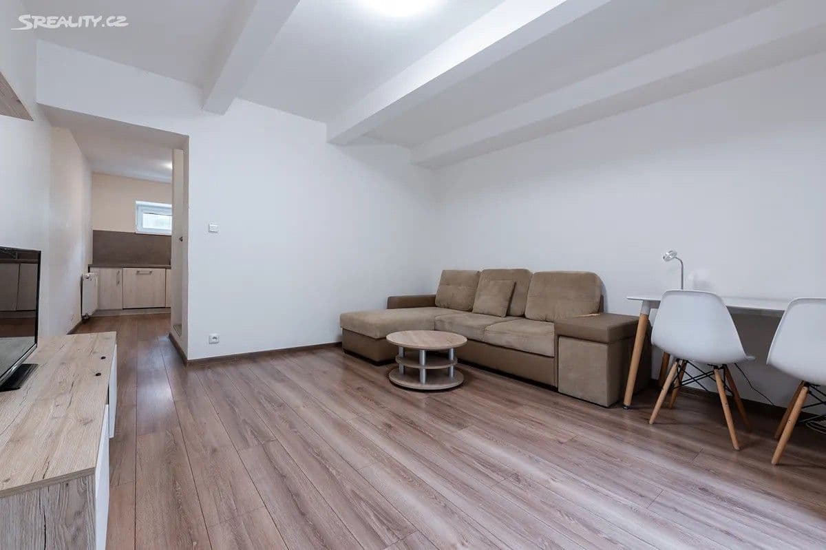 Prenájom bytu 2-izbový 53 m², Chomutovská, Most, Ústecký kraj Prenájom bytu 2-izbový 53 m², Chomutovská, Most, Ústecký kraj