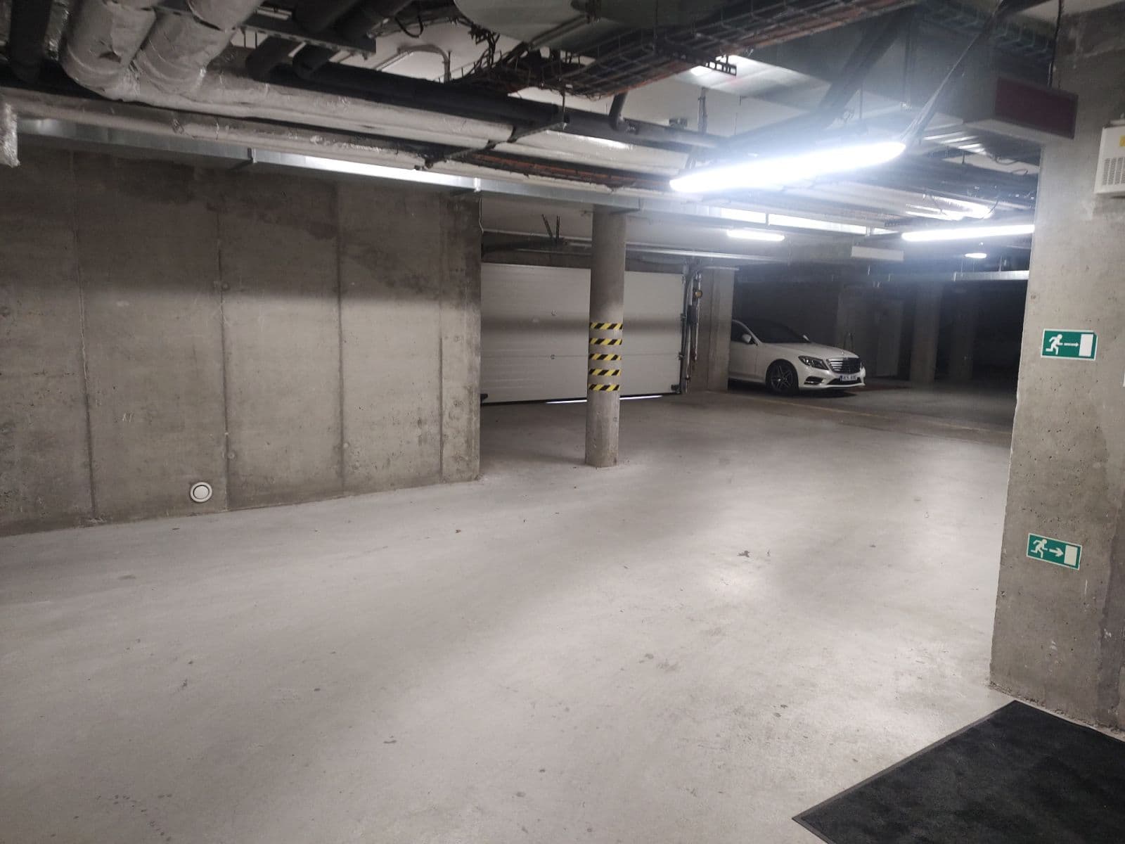 Prenájom garáže 12 m², Lumírova, Praha, Praha Prenájom garáže 12 m², Lumírova, Praha, Praha